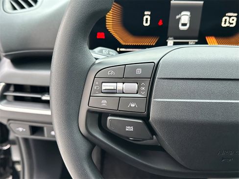 New 2025 Kia K4 LXS image 18