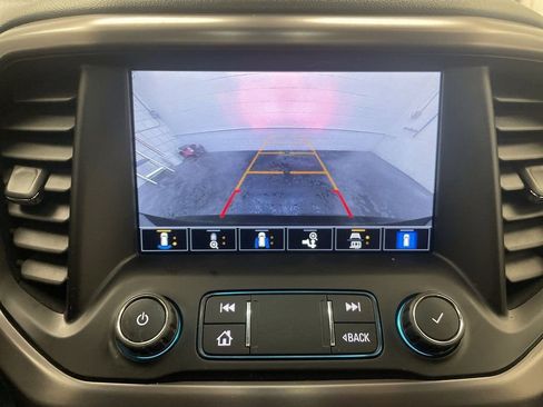 Used 2022 GMC Acadia AT4 image 9