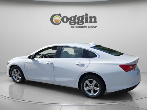 Used 2024 Chevrolet Malibu LT FWD image 3