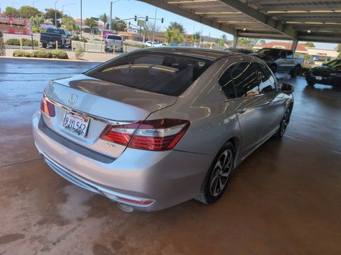 Used 2017 Honda Accord EX-L image 3