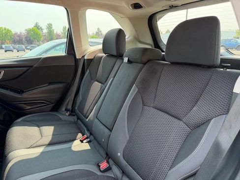 Used 2022 Subaru Forester Premium AWD/4WD image 30