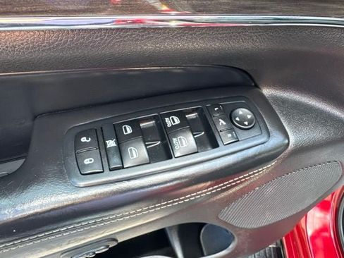 Used 2015 Jeep Grand Cherokee Overland w/ Advanced Technology Group AWD/4WD image 9