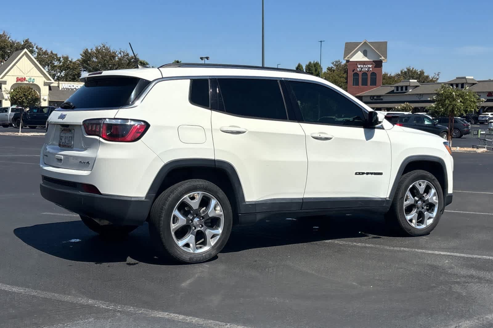 Used 2019 Jeep Compass Limited AWD/4WD image 3