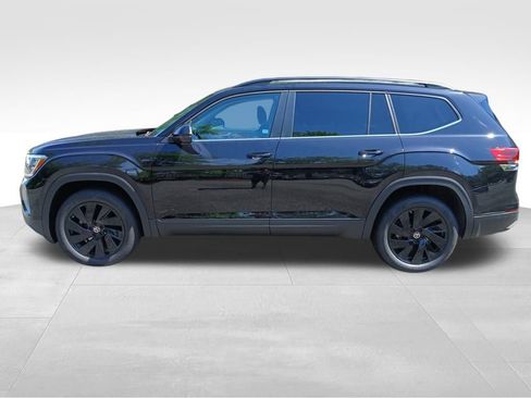 New 2025 Volkswagen Atlas SE image 2