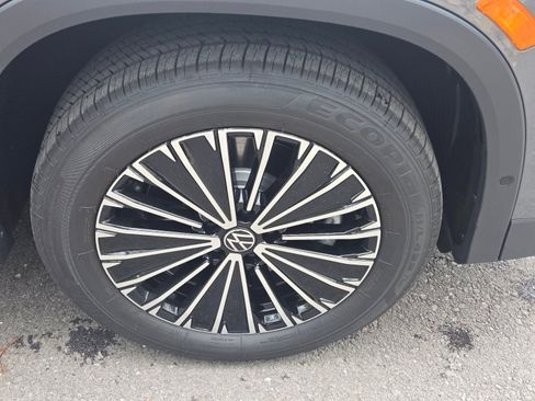 New 2026 Volkswagen Tiguan S AWD/4WD image 9