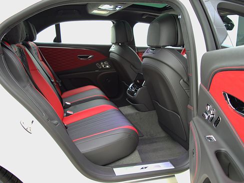 Certified 2023 Bentley Flying Spur S V8 image 31