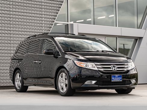 Used 2013 Honda Odyssey Touring image 1