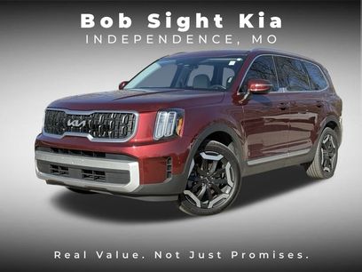 Certified 2023 Kia Telluride EX w/ EX Captain's Chair Package