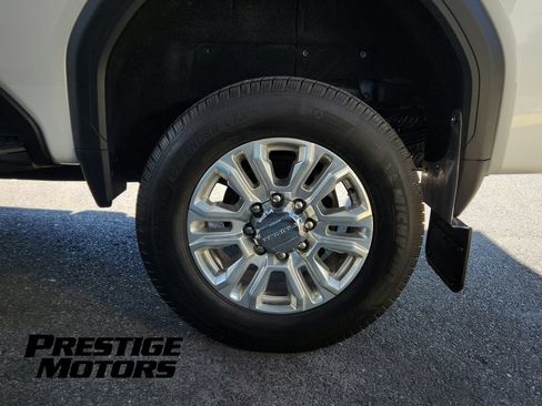 Used 2022 GMC Sierra 3500 Denali w/ Denali Ultimate Package AWD/4WD image 9