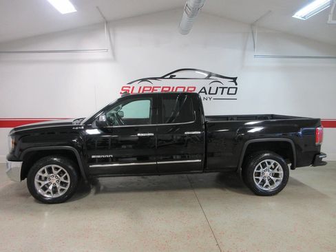 Used 2018 GMC Sierra 1500 SLT w/ SLT Premium Package image 2