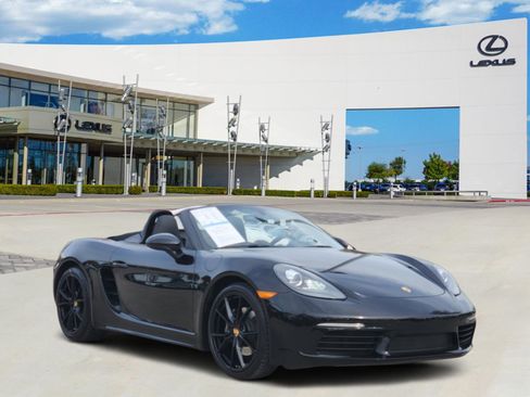 Used 2018 Porsche 718 Boxster image 2