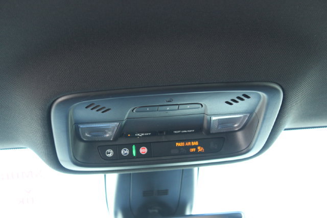 Used 2022 Chevrolet Traverse RS AWD/4WD image 18