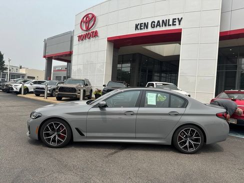 Used 2023 BMW M550i xDrive w/ Executive Package AWD/4WD image 2