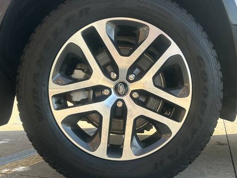 Used 2022 Land Rover Defender 90 X-Dynamic S image 40