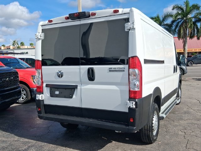 Used 2025 RAM ProMaster 2500 w/ U-Haul Equipment Group FWD image 4