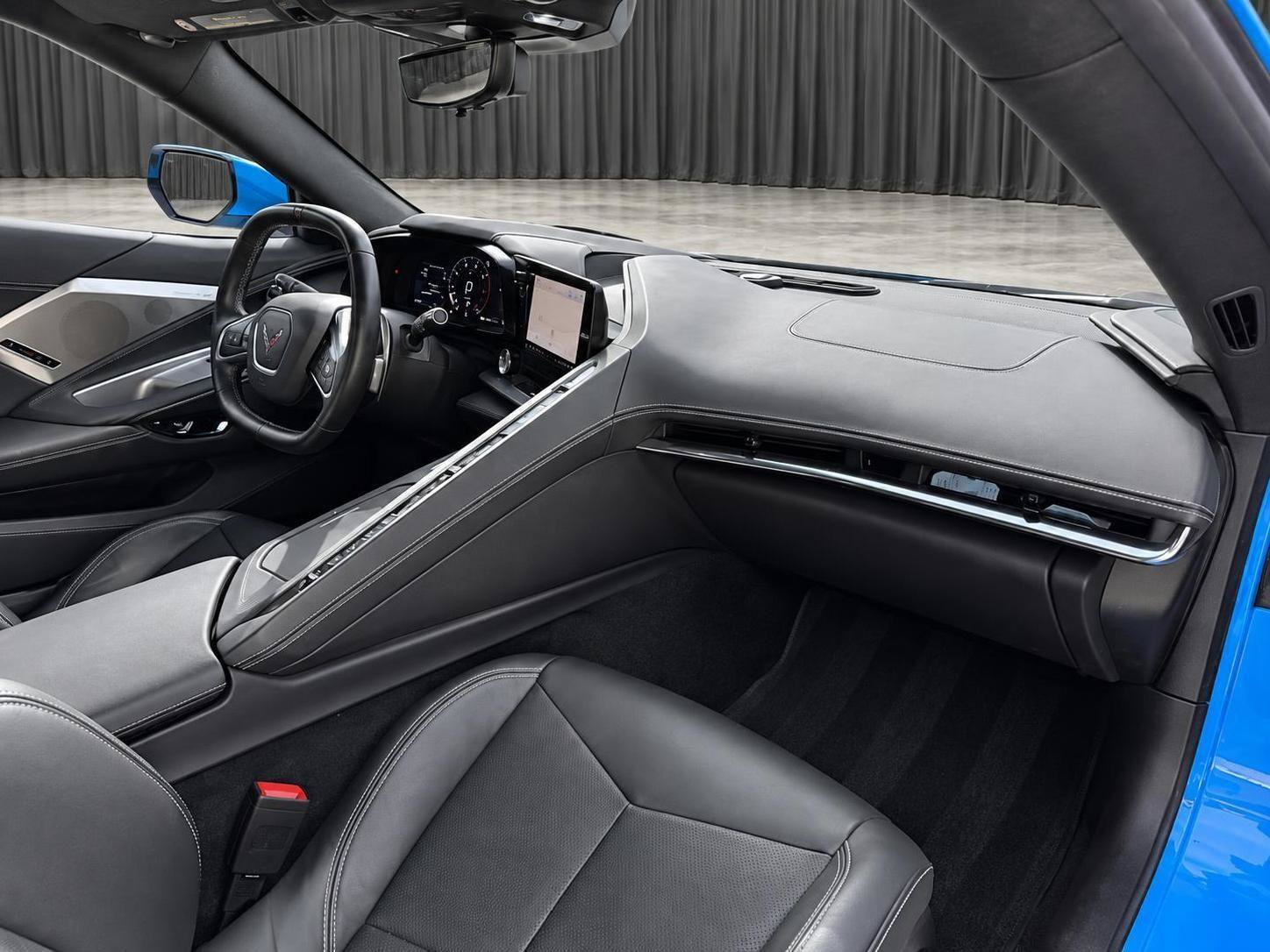Used 2020 Chevrolet Corvette Stingray Preferred Cpe w/ 2LT Preferred Equipment Group RWD image 18