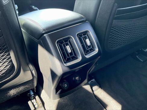 Used 2023 Kia Sorento S w/ Panoramic Sunroof Package image 10