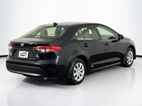 Used 2025 Toyota Corolla LE AWD/4WD image 11