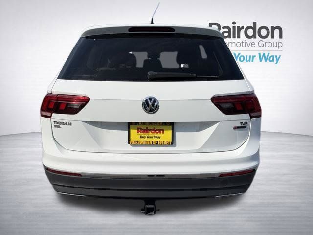 Used 2018 Volkswagen Tiguan SEL AWD/4WD image 6
