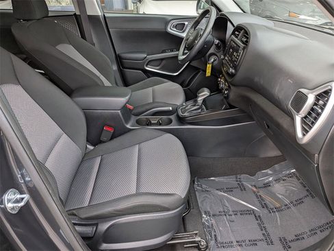 Used 2024 Kia Soul LX w/ Option Group 015 image 32