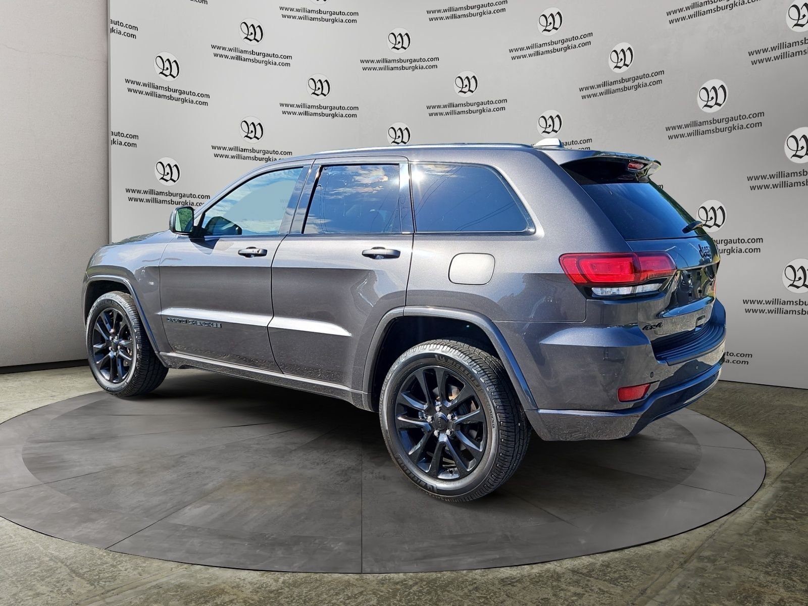 Used 2020 Jeep Grand Cherokee Altitude AWD/4WD image 3