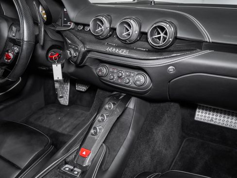 Used 2017 Ferrari F12 Berlinetta RWD image 30