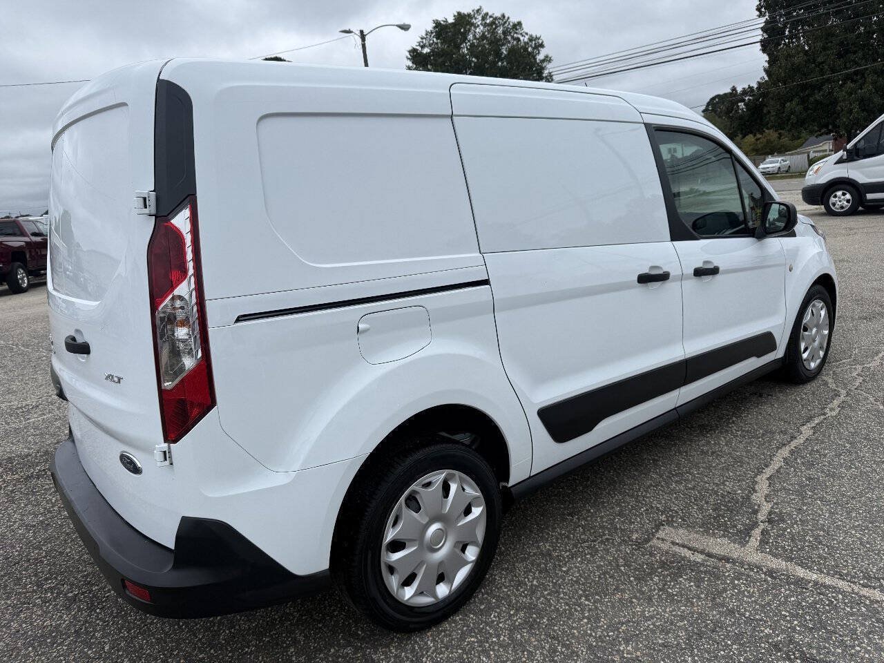 Used 2019 Ford Transit Connect XLT FWD image 16
