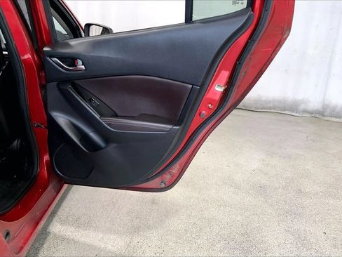 Used 2018 MAZDA MAZDA3 Touring FWD image 23