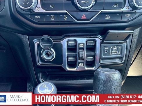 Used 2022 Jeep Gladiator Sport AWD/4WD image 17