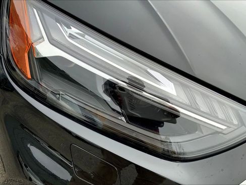 Certified 2025 Audi SQ5 Prestige image 27