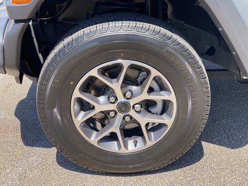 Used 2024 Jeep Wrangler Unlimited Sport AWD/4WD image 11