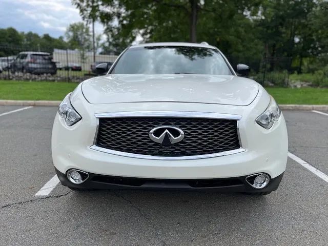 Used 2017 INFINITI QX70 AWD w/ Limited Package image 2