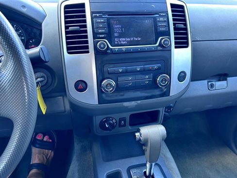 Used 2018 Nissan Frontier S image 4