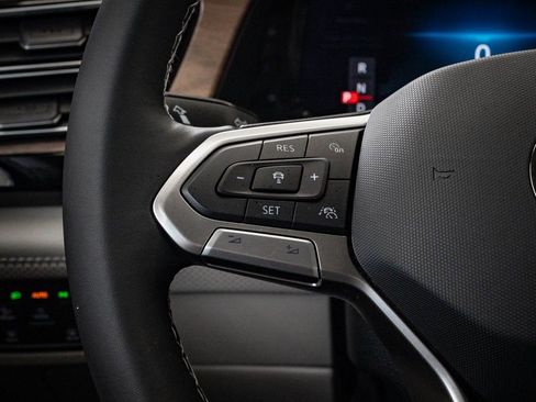 Used 2024 Volkswagen Atlas SE FWD image 26