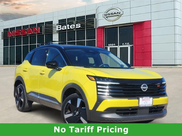 Used 2025 Nissan Kicks SR FWD image 1