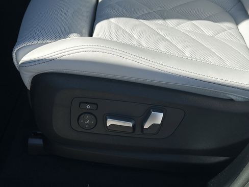 New 2026 BMW X5 sDrive40i w/ M Sport Package image 23