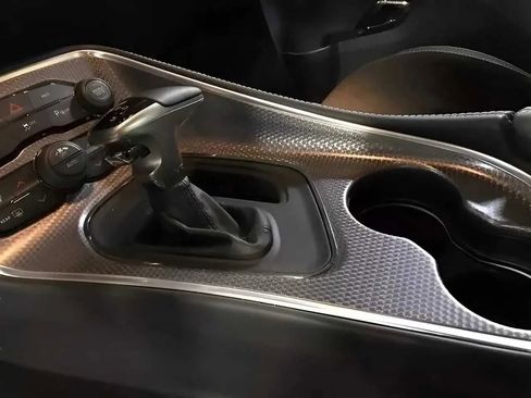 Used 2015 Dodge Challenger SRT Hellcat image 12