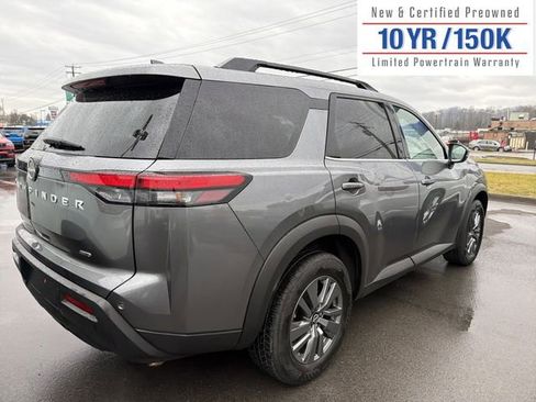 Used 2025 Nissan Pathfinder SV image 8