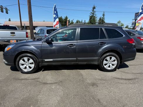 Used 2010 Subaru Outback 2.5i Premium AWD/4WD image 4