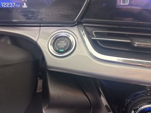 Used 2025 Chevrolet Trax LT w/ Driver Confidence Package FWD image 8