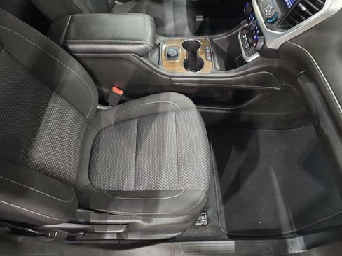 Used 2023 GMC Acadia SLE w/ Elevation Edition image 10