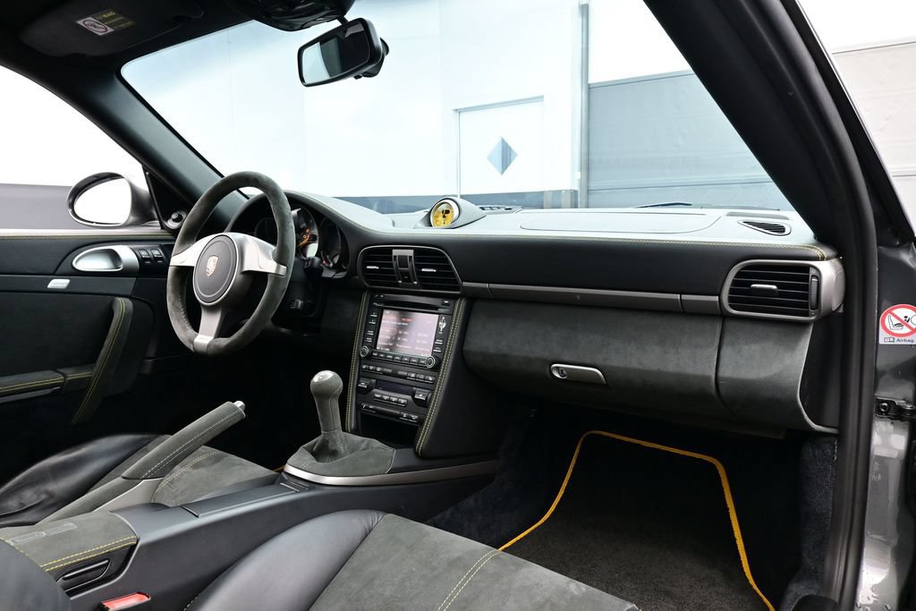 Used 2010 Porsche 911 GT3 RWD image 13