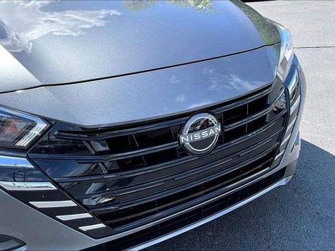 Used 2024 Nissan Versa S w/ S Plus Package image 28