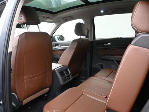 Used 2022 Volkswagen Atlas SE w/ Panoramic Sunroof Package AWD/4WD image 8