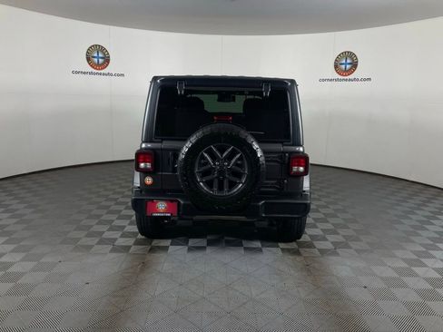 Used 2025 Jeep Wrangler Sport S image 20
