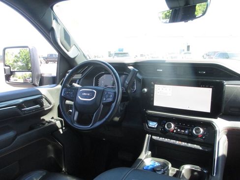 Used 2024 GMC Sierra 2500 AT4 w/ AT4 Premium Plus Package AWD/4WD image 28