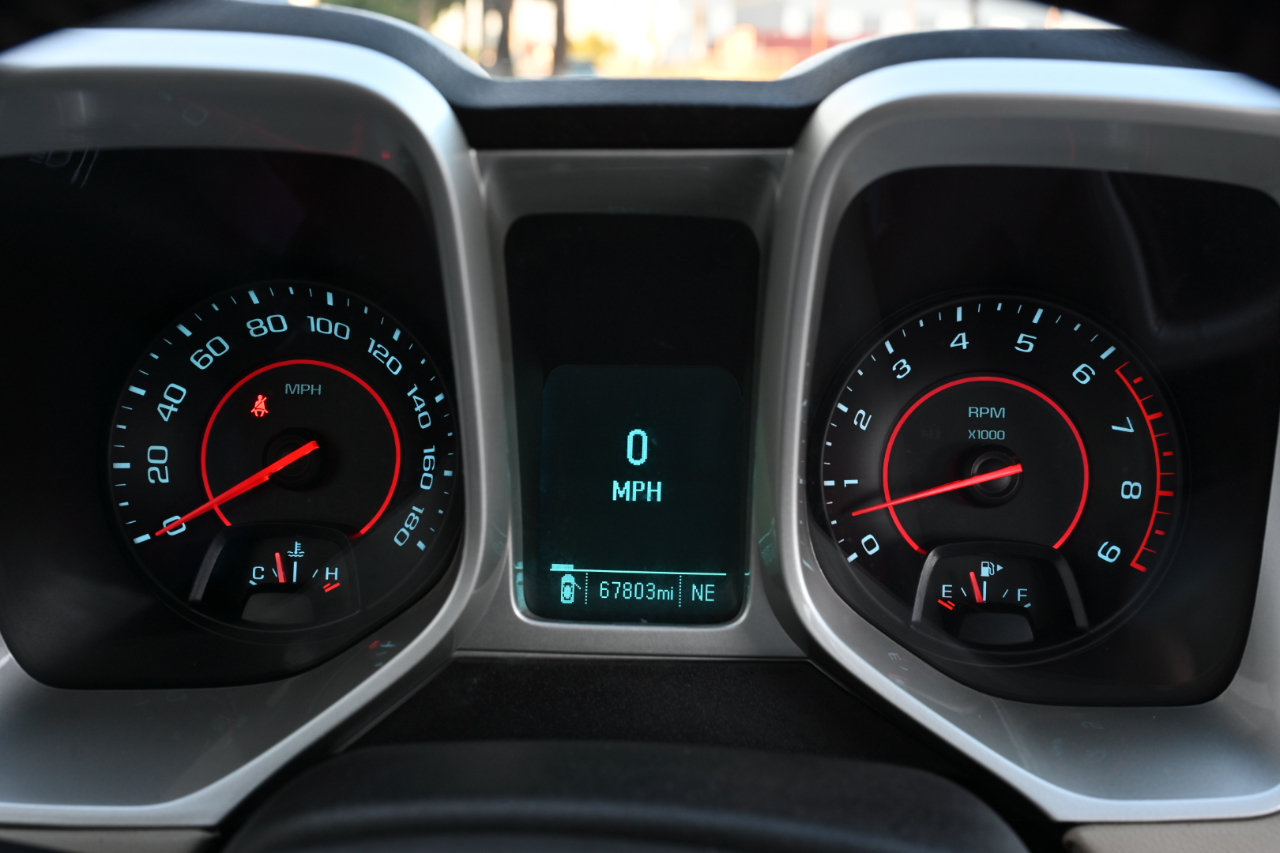 Used 2012 Chevrolet Camaro SS RWD image 31