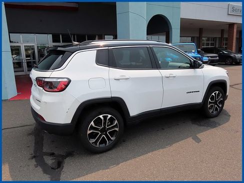 Used 2022 Jeep Compass Limited w/ Sun and Sound Group AWD/4WD image 7