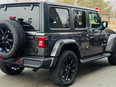 Used 2022 Jeep Wrangler Unlimited Sahara w/ Cold Weather Group image 5