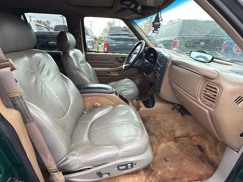 Used 2000 Chevrolet Blazer LT w/ LT Preferred Equipment Group AWD/4WD image 17